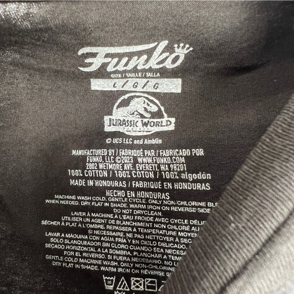Funko Pop 2 Piece Set Jurassic World Rex Black Tee & Pocket Pop T Rex Youth S L - Picture 10 of 10